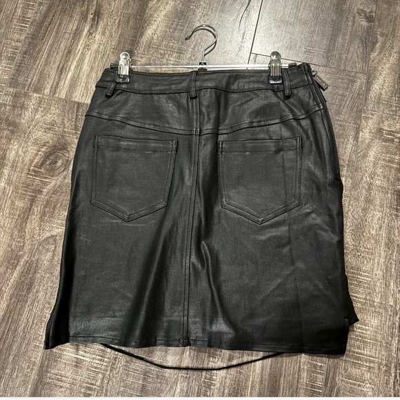 Skirt - Picture 2 of 2